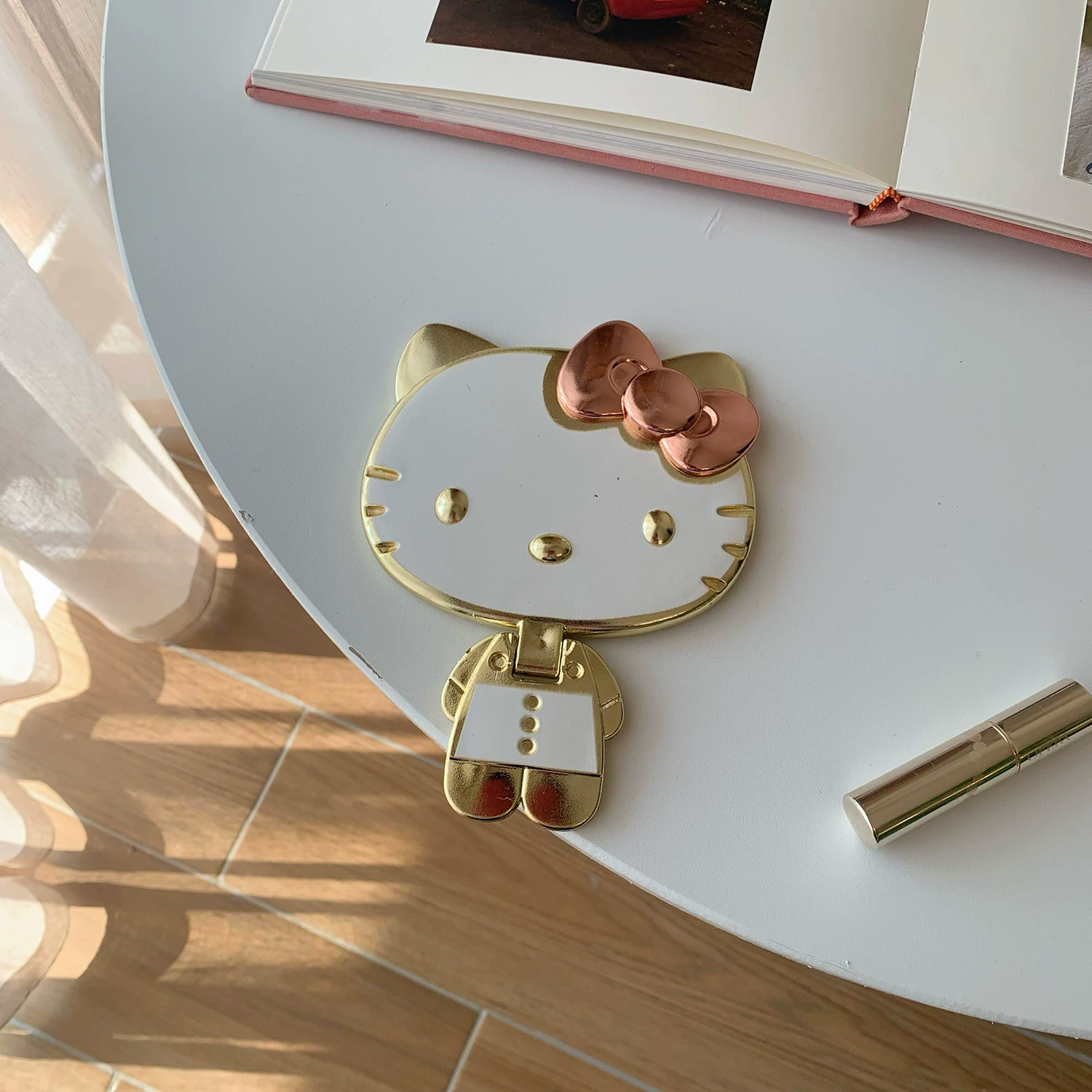 Handheld Cat Mirror, Foldable Pocket Mirror, Small & Large, Golden or Silver