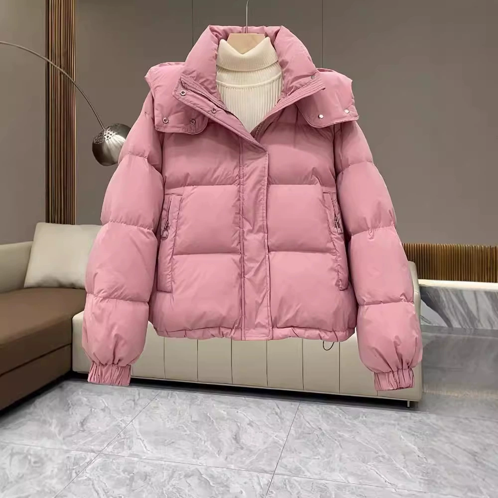 Женская хлопковая стеганая куртка с капюшоном больших размеров, короткая зимняя пуховая куртка 2025 года, универсальная для женщин невысокого роста.