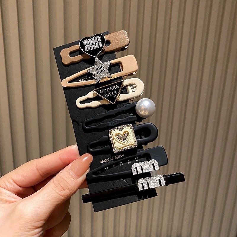 Retro Maillard letras pinzas de cabello para mujeres frises pequeñas perfumadas letras pinzas de boca de pato adornamiento de cabello de alta calidad