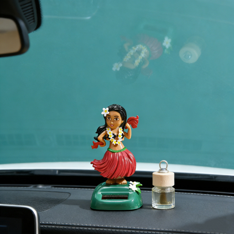 Solar-powered Hawaiian hula girl car ornament, creative car interior decoration, swinging figurine