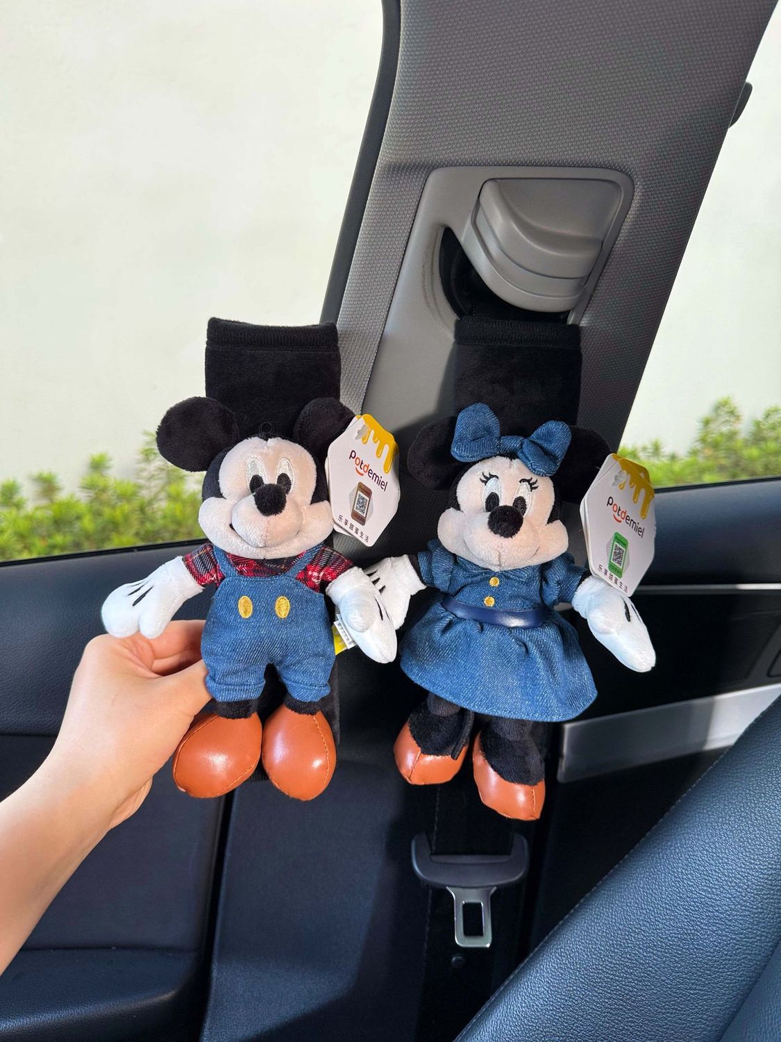 Mickey and Minnie car seatbelt shoulder pad, car interior seatbelt protector, anti-abrasion