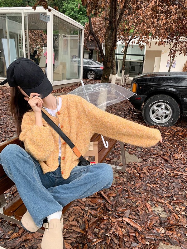 セーターのカーディガンの女性のカジュアルな上着の服の冬の怠惰な風のゆったりした黄色のニットコート|undefined