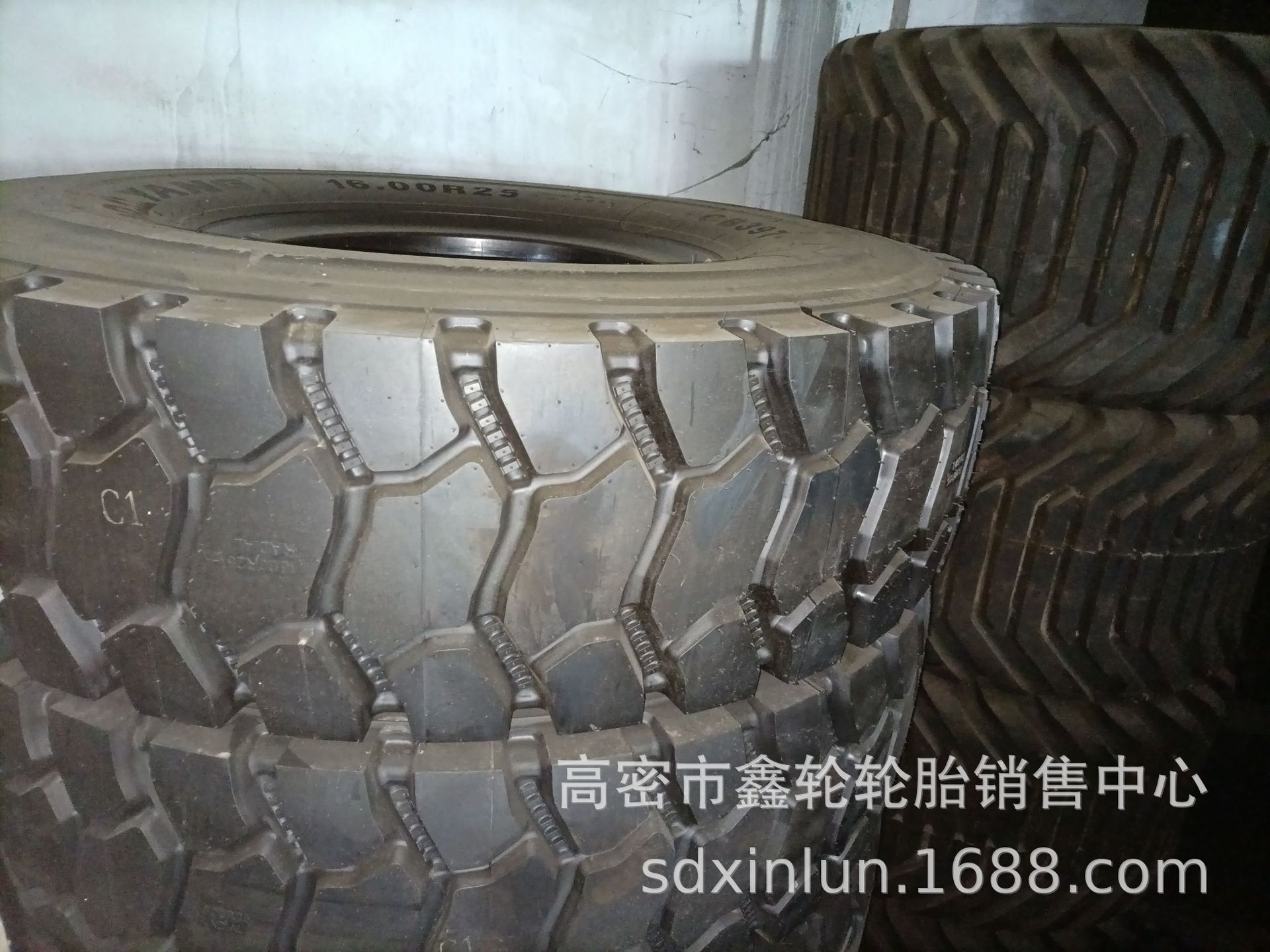 供应矿用自卸车14.00R24 14.00R25 13.00R25 16.00R25轮胎