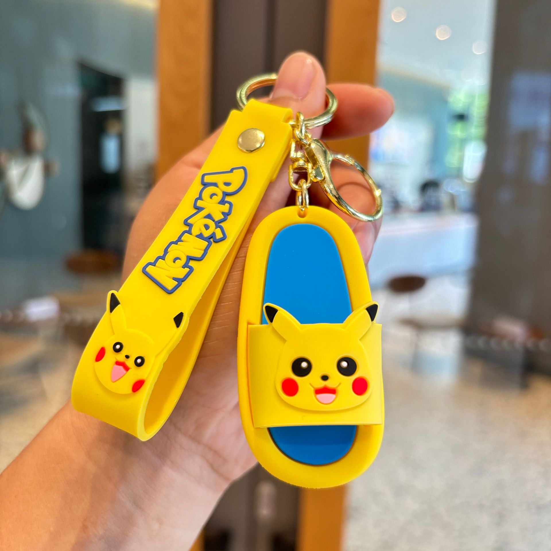 Caricatura de dibujos animados Kullomi zapatillas llavero colgante pareja lindo llavero pequeño regalo bolso bolso bolso llavero