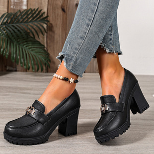 2026�羳���Q�¿��ט���ЬŮ�ָ�����һ�_�ź�ɫСƤЬ�r�аٴ�