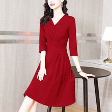 实拍现货红色连衣裙女2023新款秋装法式高端气质显瘦赫本风小红裙
