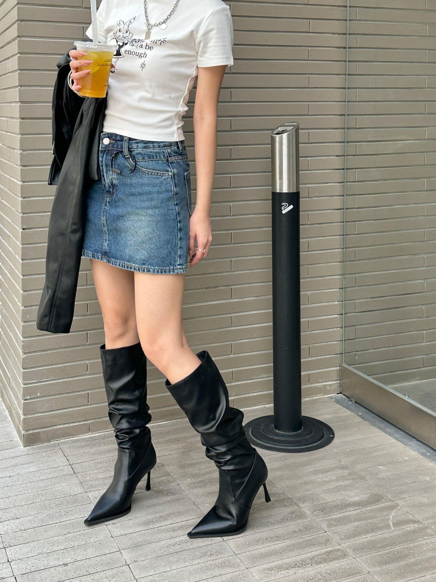 2024 Herbst Winter neue spitze, plissierte Lederstiefel mit hohen Absätzen und Ärmeln, die für Frauen schlanker aussehen sollen_voghion.com