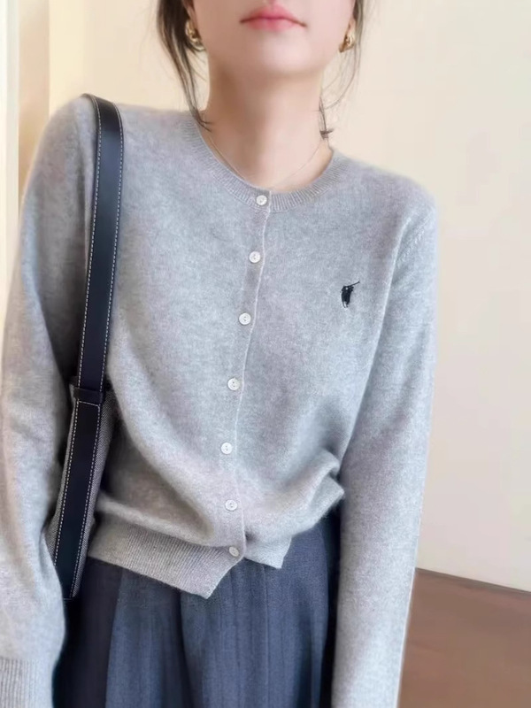 气质2025春秋款圆领刺绣短款毛女衣宽松100%纯羊毛开衫针织外套女|undefined