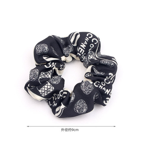 Korean version of Internet celebrity hair accessories, elegant small fragrant large intestine hair tie, simple retro black and white satin headband B362