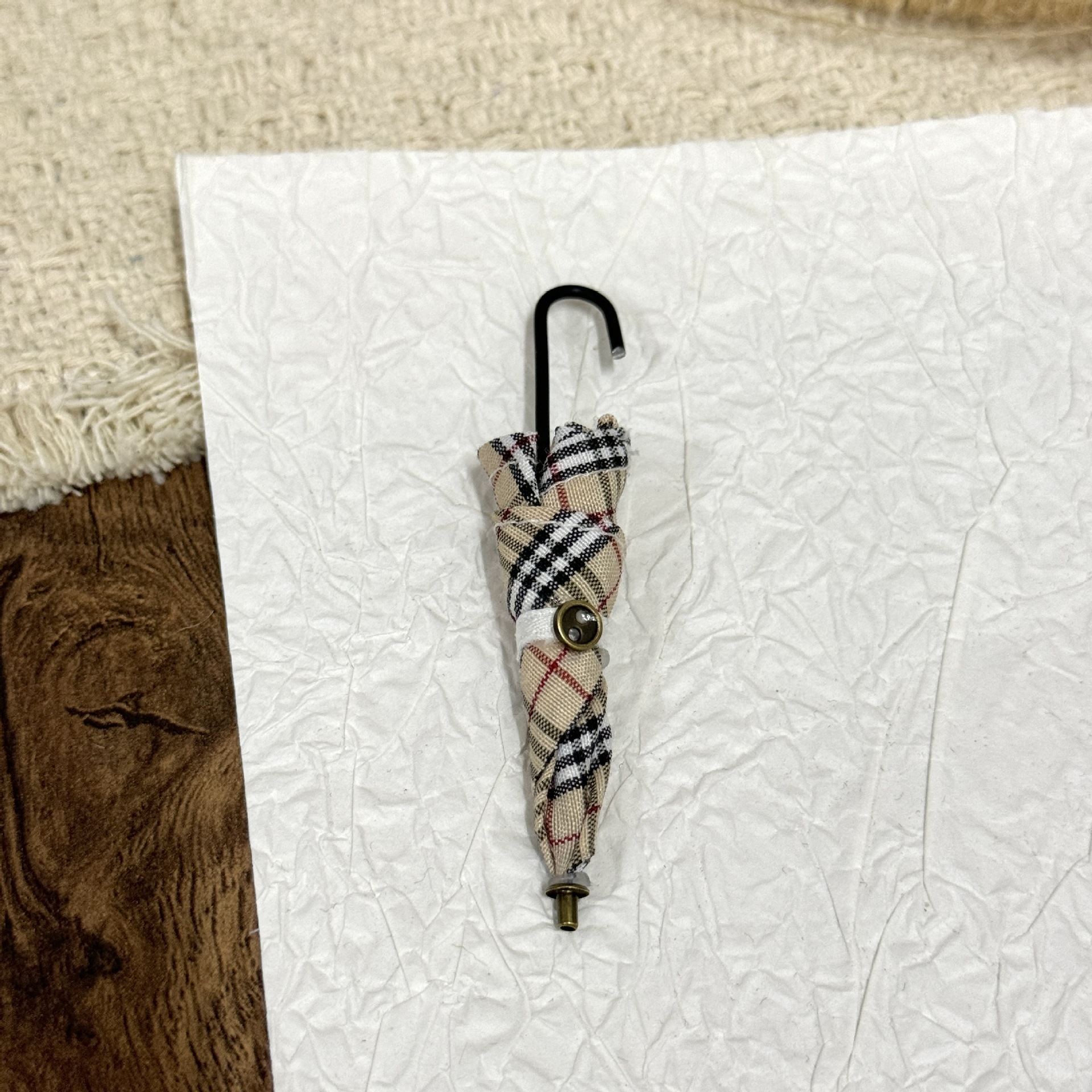 Decorative umbrella (khaki plaid)