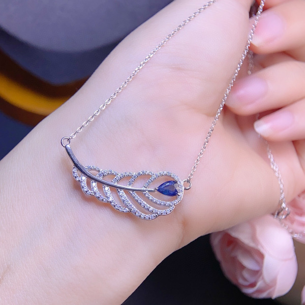 Sapphire pendant jade