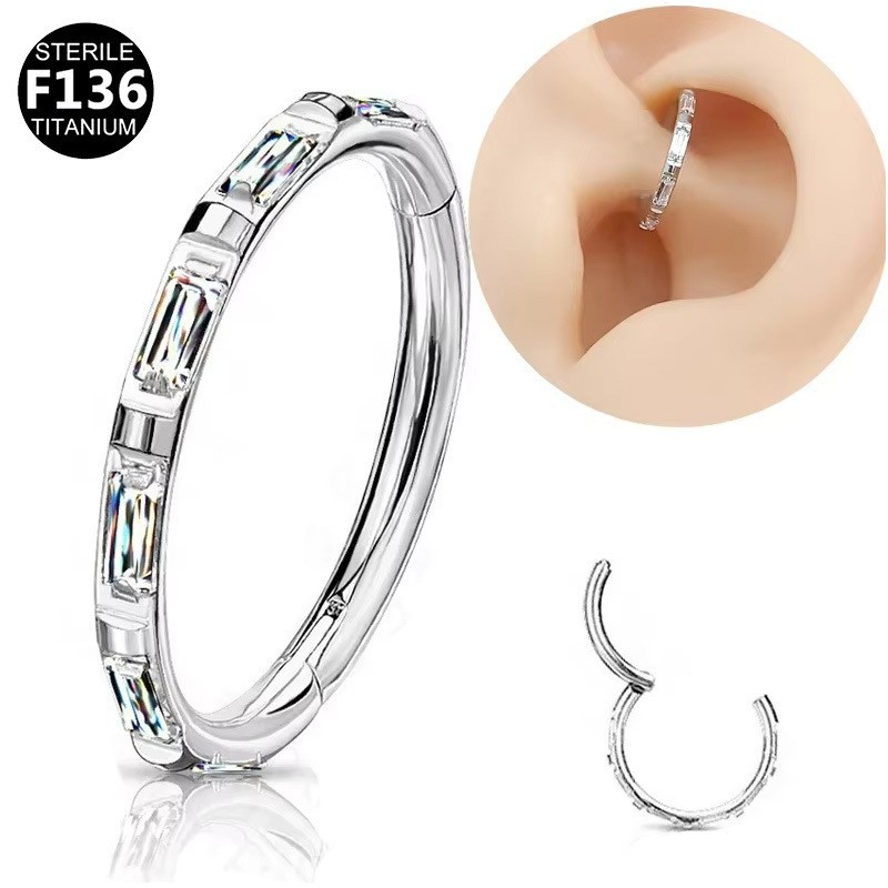 16G labret stud size and finish detail