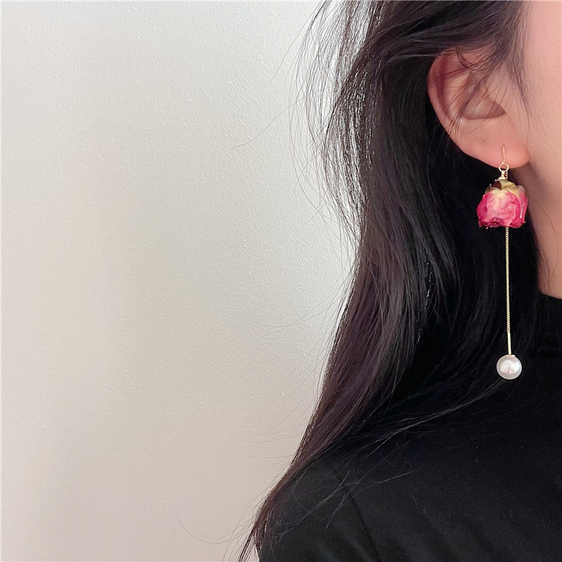 Mori Super Fairy Silver Needle Yongshenghua Pendientes de moda de temperamento de todo fósforo Pendientes de nicho de lujo ligero Pendientes de alta gama al por mayor