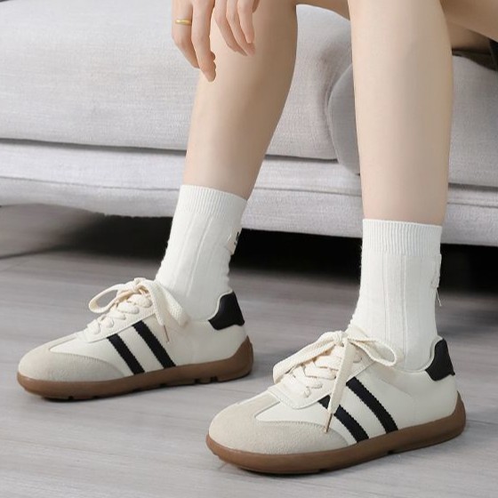 2026 verano nuevos zapatos de entrenamiento de estilo de moda cómodos con zapatos de hombre zapatos deportivos casuales coreanos ins zapatos casuales para parejas
