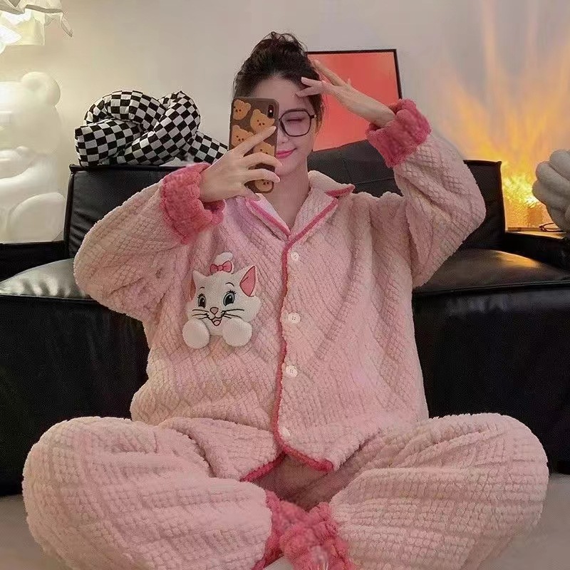 2025 otoño y invierno panda abrigo abrigo abrigo abrigo de mujer extranjería más camisa de terciopelo grueso pijama coral terciopelo lindo ocio