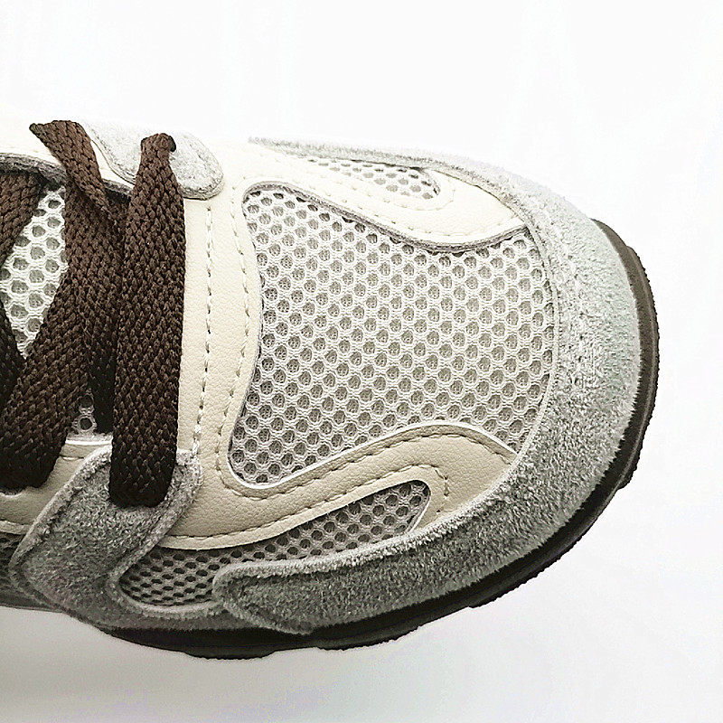 2025 nuevos zapatos deportivos de mujer estudiantes cómodos zapatos de moda coreanos de escuela secundaria casual cómodos zapatos de mujer resistentes al desgaste