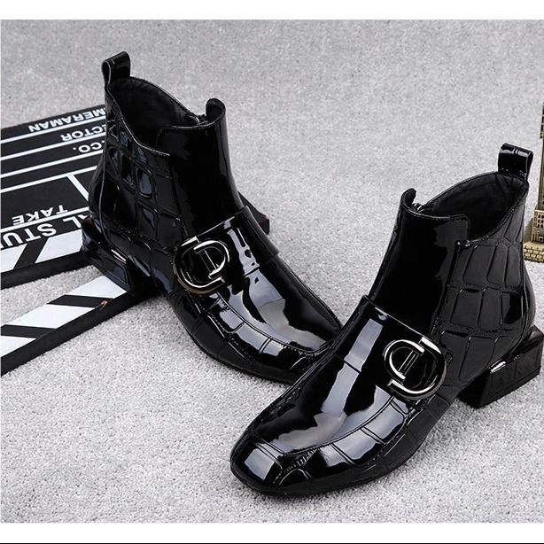 Boots 2020 Autumn and Winter New Style Patent Leather Flats Square Toe Fleece-Lined Warm British Style Short Boots Large Size Leather Shoes for Women