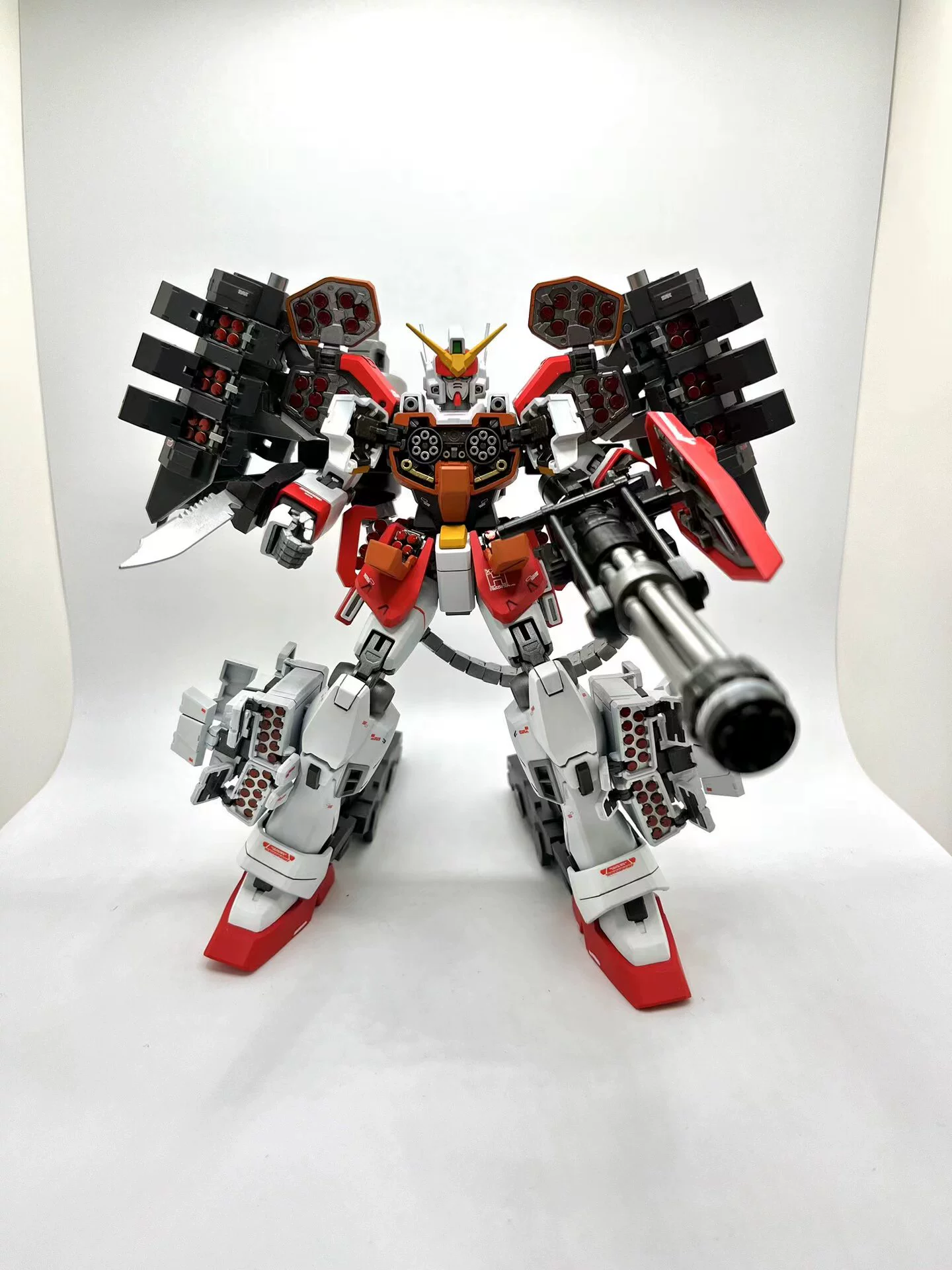 Модифицированный мех Three Kingdoms Bai Qi Cao Ren Ao Bing Gundam Blind Blind MG Destiny Seven Sword Flying Wing Boys Dotted Toys