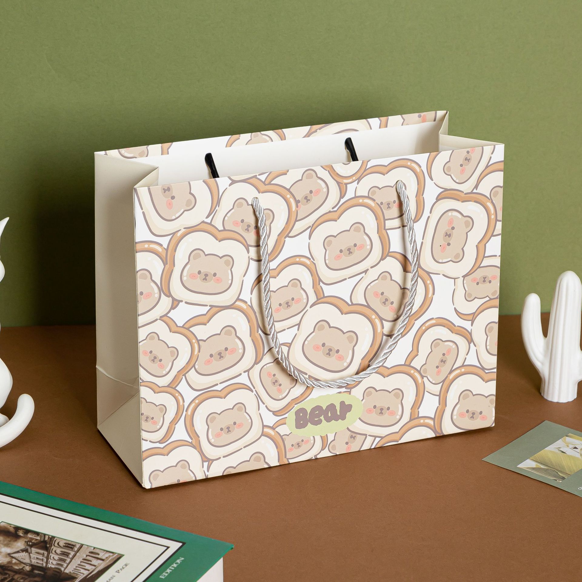 Nuevas bolsas de regalo horizontales una variedad de bolsas de regalo de alta calidad para regalos de fábrica general venta directa al por mayor