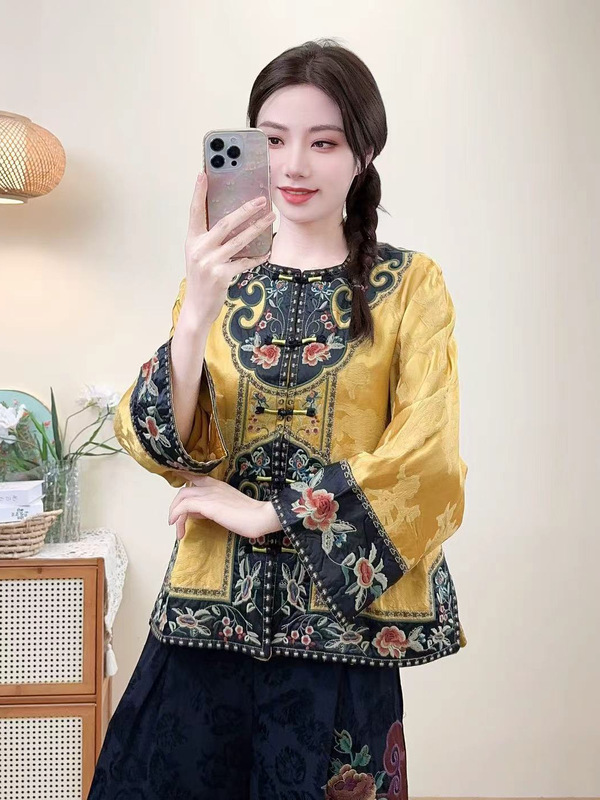 2025秋款缎面料提花底纯色女开衫新中式盘扣国风女士带里外套|undefined