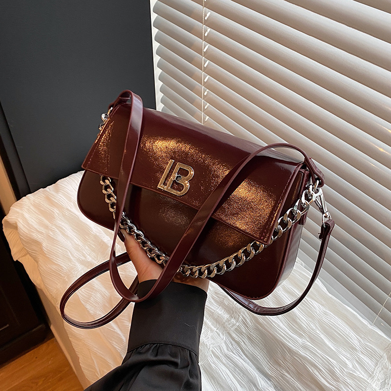 Bolso de axila de moda transfronteriza para mujer 2025 nuevo estilo de alta gama bolso de viaje simple bolso de mensajero de hombro salvaje al por mayor