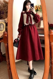 ��Ů����a�tɫ�B��ȹ�R�׃ɼ���Ů���b�ЌW��������|�^ϥ�Lȹ��