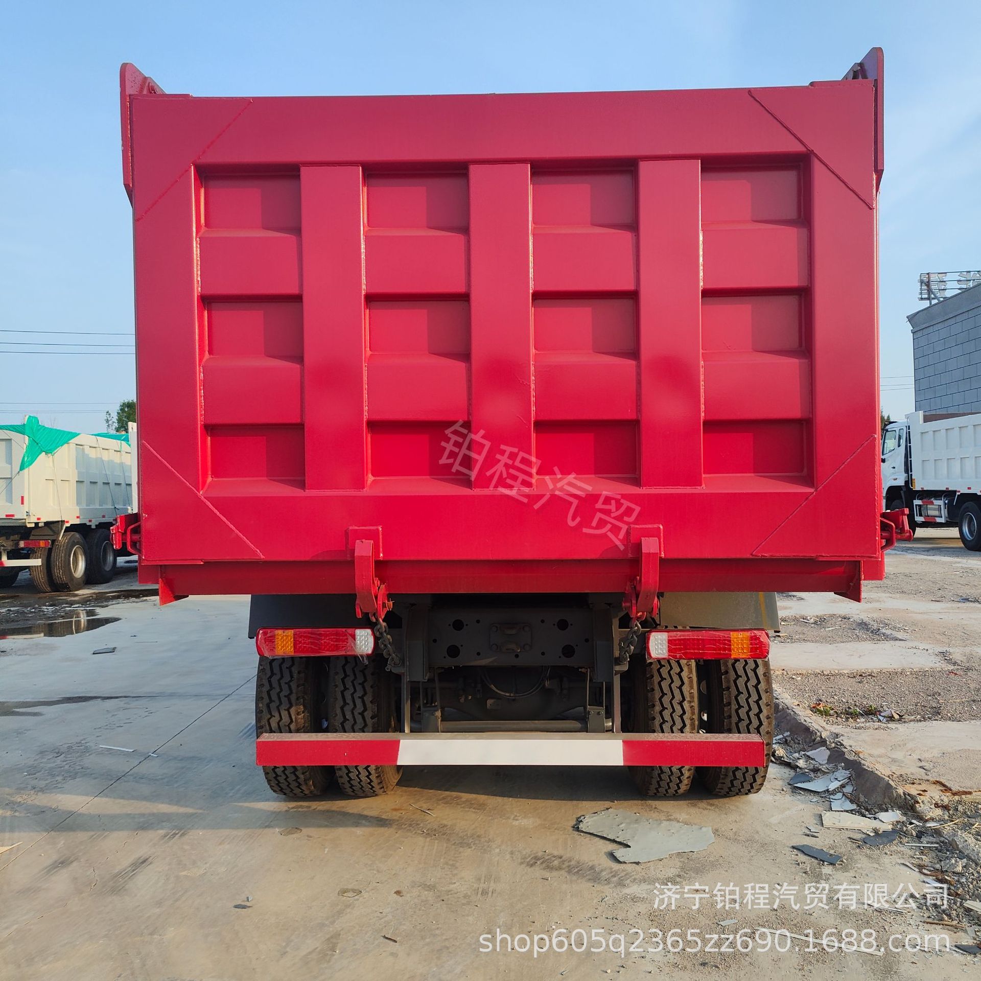 Export cross-border brand new Sinotruk Howo 6*4 dump truck, 400 horsepower, rear-tipping muck truck for mining areas