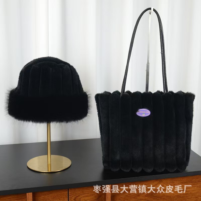 Large-Capacity Plush Tote Bag, Simple Solid Color Striped Handbag, Single-Shoulder Commuter Backpack, Versatile Underarm Bag for Autumn and Winter