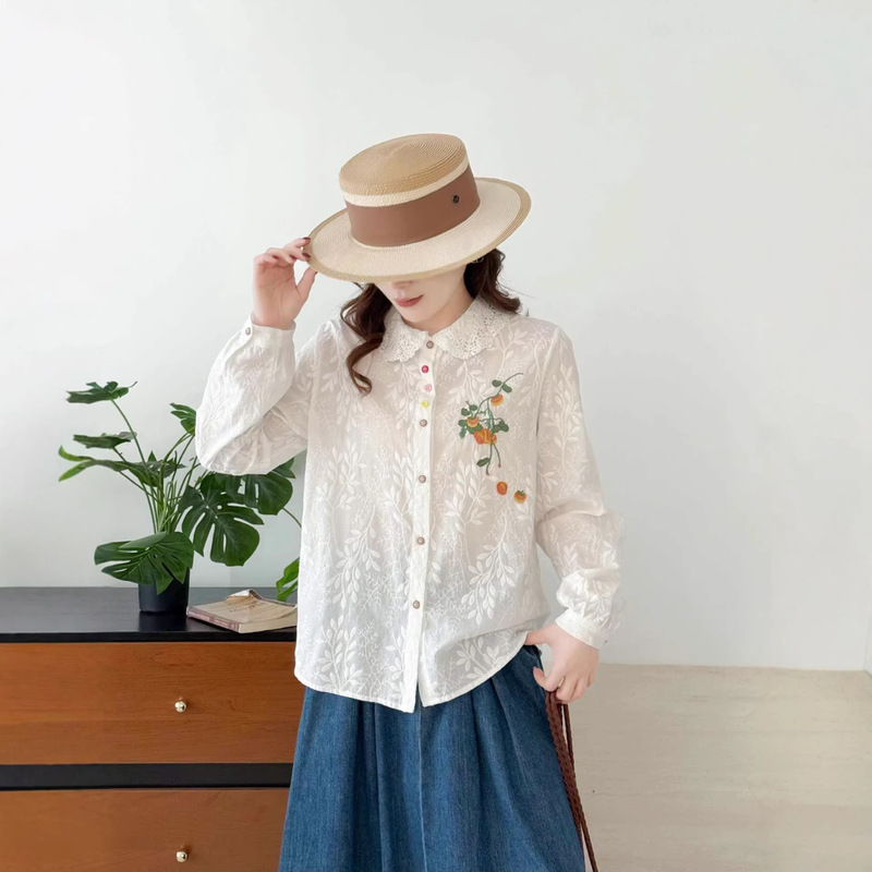 French-Style Gentle Embroidery Shirt for Women, Long-Sleeved, Stand-Up Collar, Lace Trim, Loose Fit, Versatile, Age-Reducing Top, Jacquard White Shirt