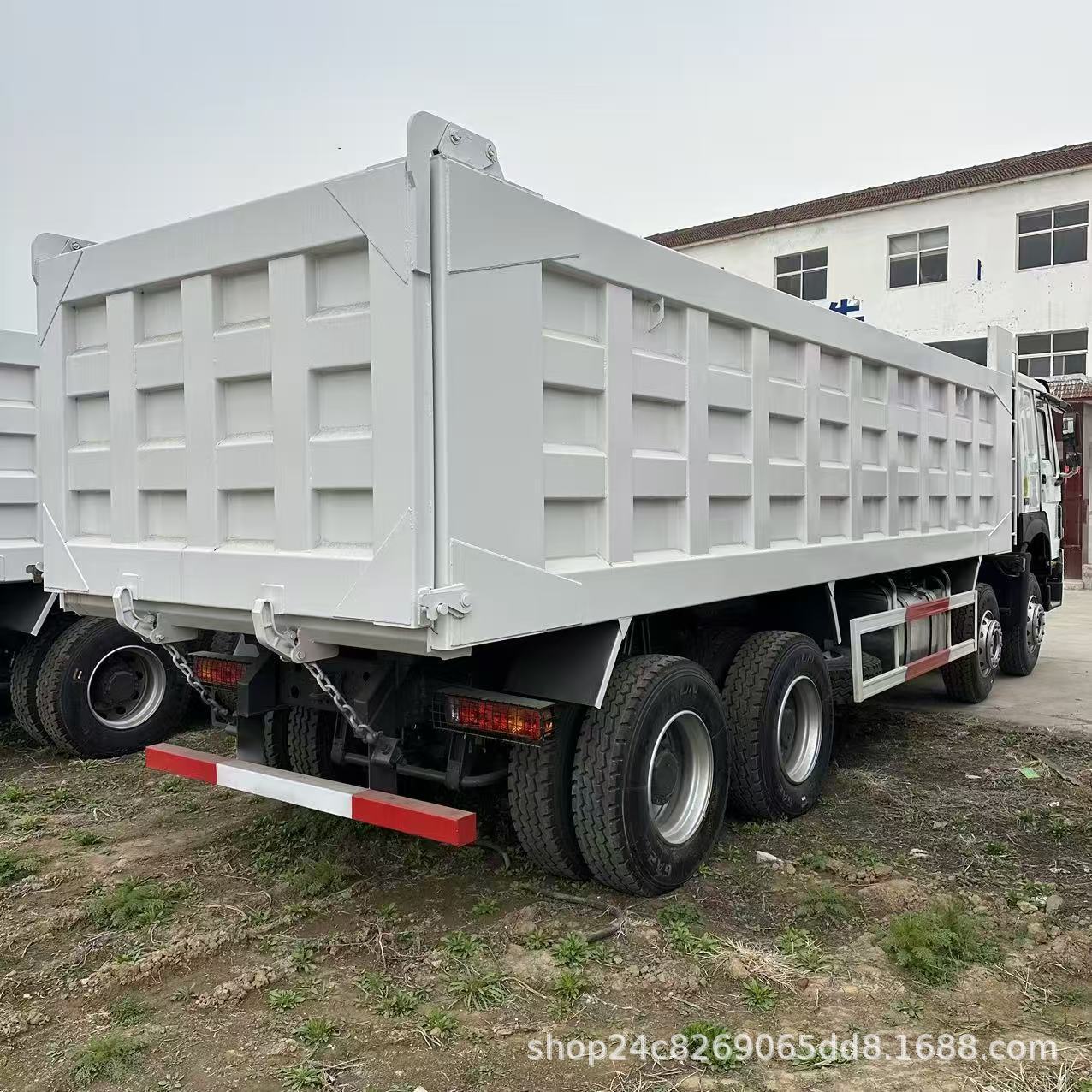 Sinotruk Howo Dump Truck 371 Horsepower 6X4 Dump Truck for Transporting Gravel and Soil, Export Howo Dump Truck
