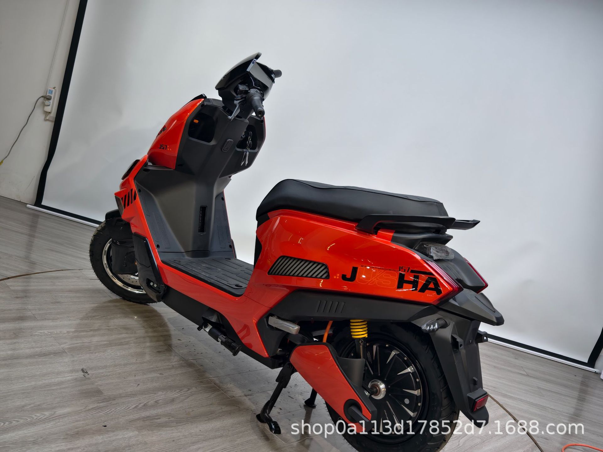 Cross-Border Nuclear Explosion Electric Vehicle 72V Adult High-Performance Electric Motorcycle Battery Vehicle High-Speed Pedal Electric Motorcycle Super Long