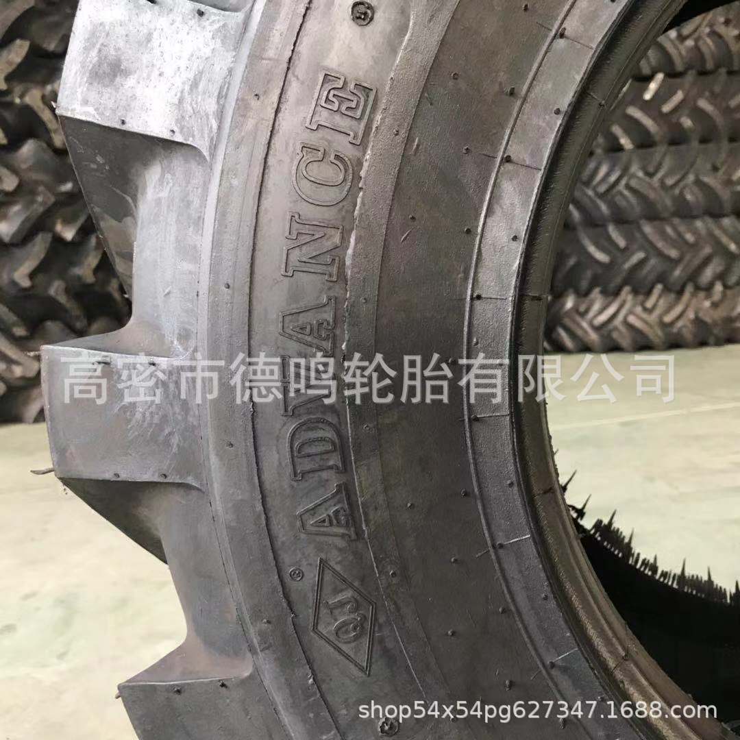 Suministro de maquinaria de construcción excavadora neumático 15-19.5 SKID STEER cargador de neumáticos engrosamiento