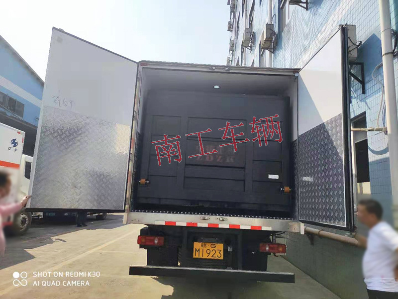 2吨内置汽车尾板,铝质箱体尾板订制
