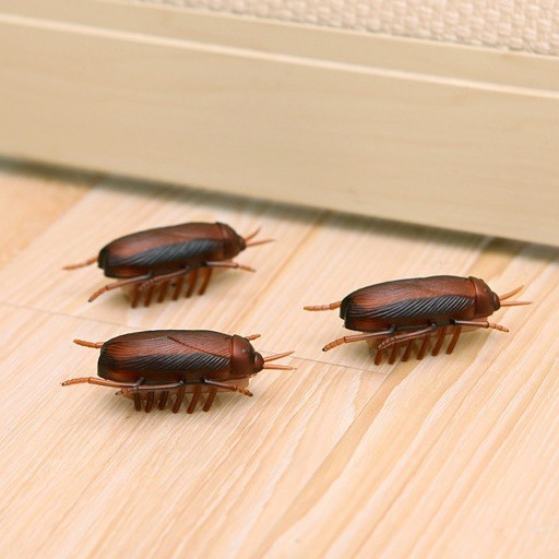 Игрушка-таракан Heng Nuo в виде таракана
