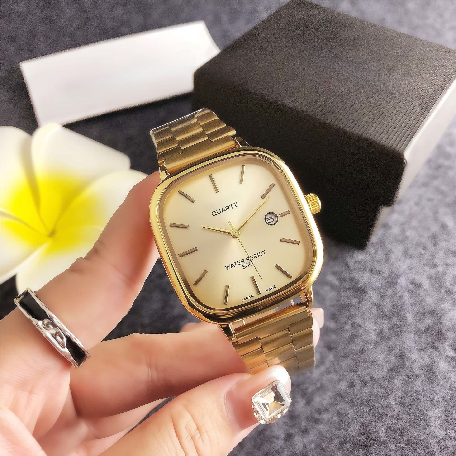 Foreign Trade Watch Women's Square Luxury Gold Watch Waterproof Calendar Sports Watch Retro Fashion Men's Quartz Watch