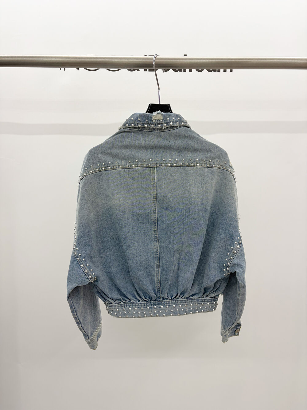 Nueva chaqueta vaquero de borde peludo de cuentas de clavos pesados en primavera y otoño 2026 chaqueta corta, suelta y delgada, chaqueta de manga larga, moda