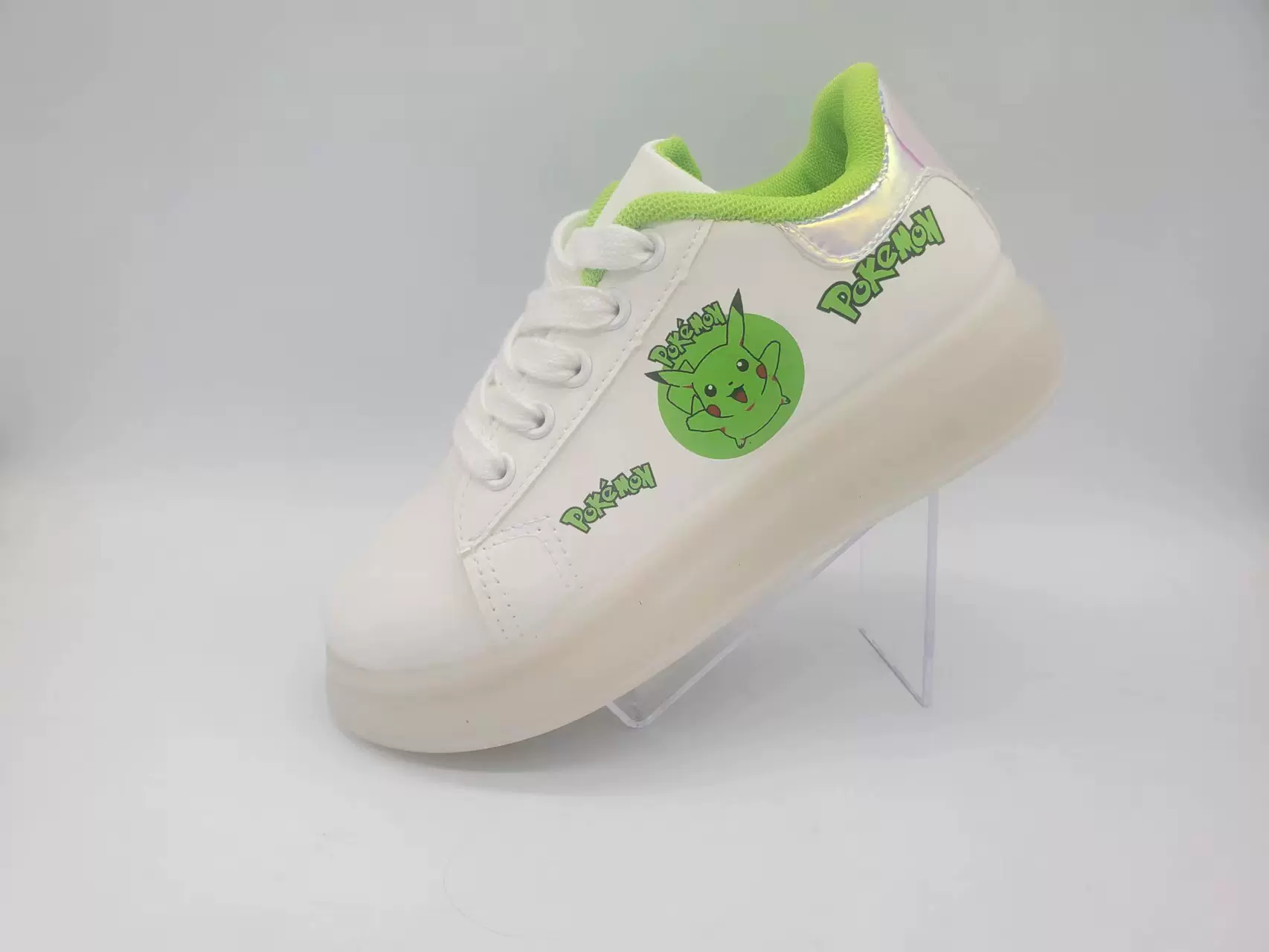 2022年秋季新款炫酷带灯儿童卡通白色PU平底板鞋