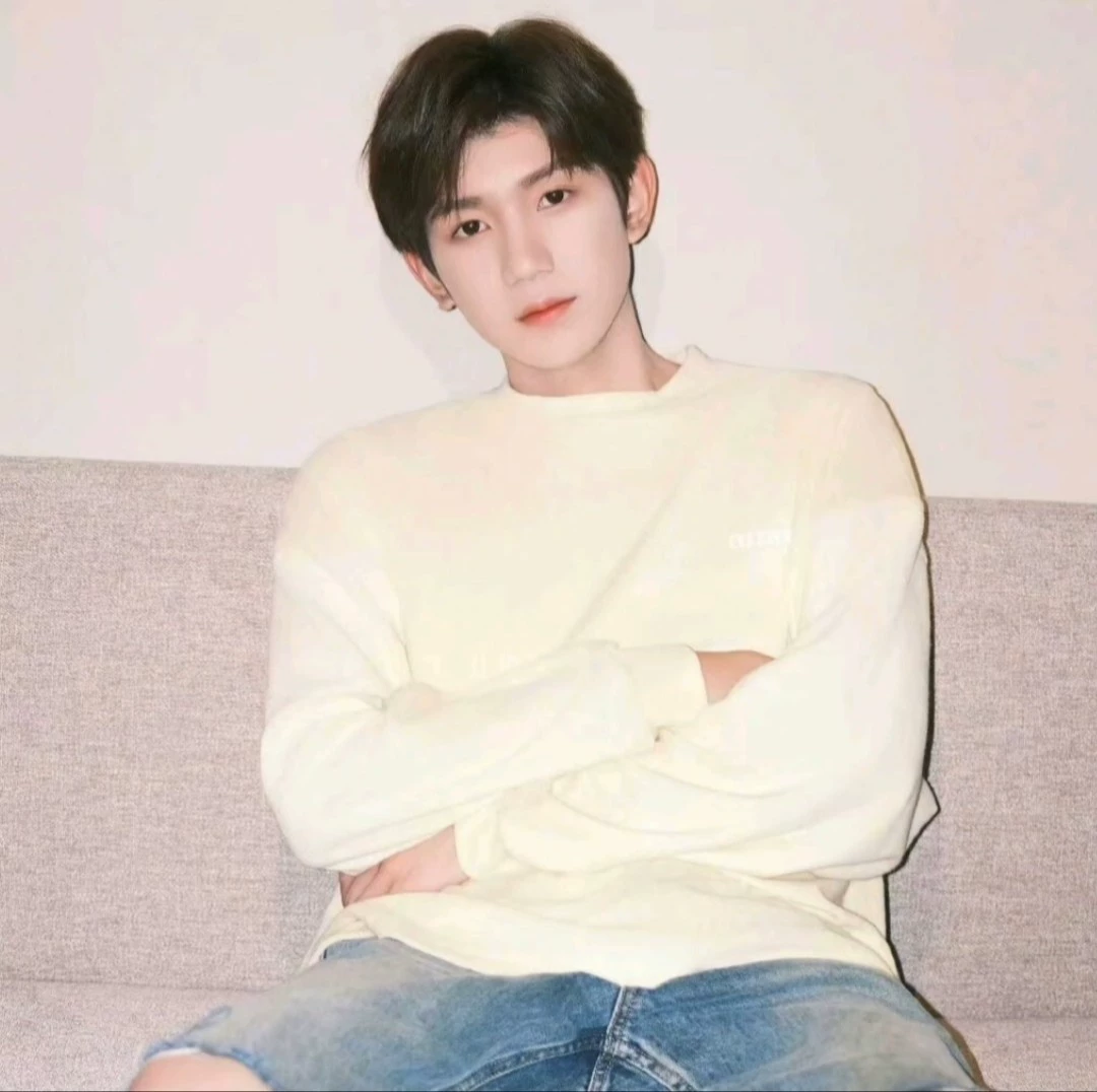 Звезда того же парика мужской корейской версии