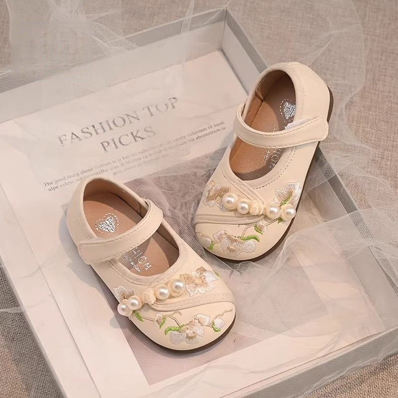Zapatos Hanfu para niñas, zapatos infantiles a juego con mamianqun, nuevos zapatos de cuero para niñas estilo chino primavera-otoño 2026, zapatos bordados de estilo antiguo. image 3