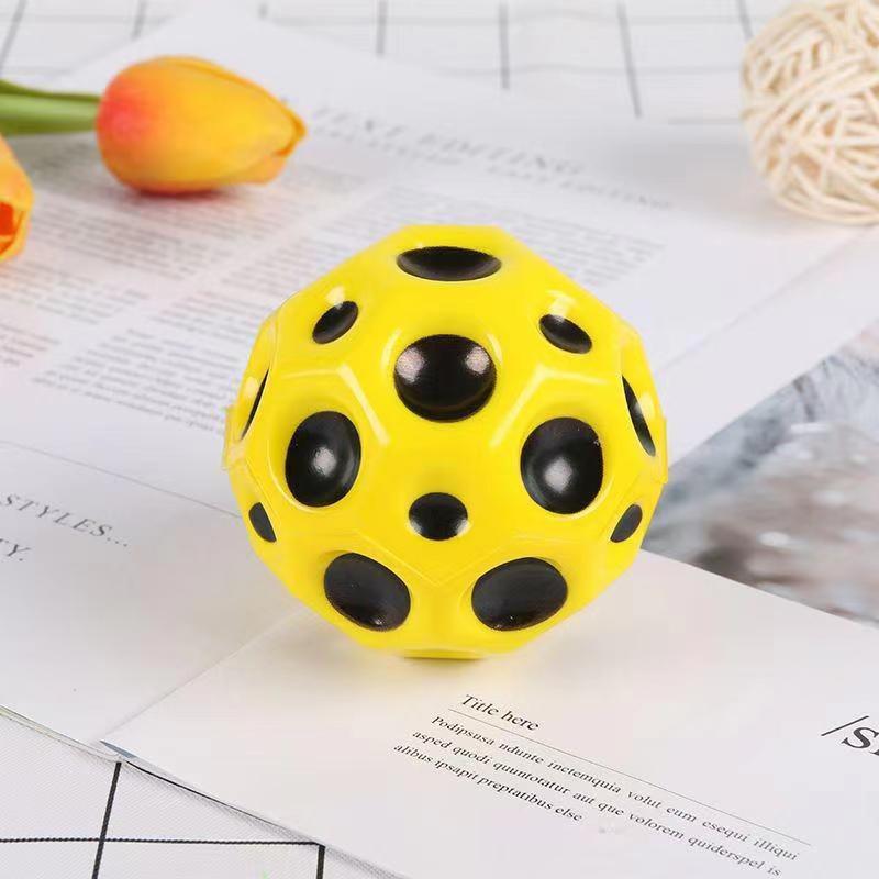 Elastic ball 6.5 solid ball foam toy ball honeycomb high elastic hole ball leisure children's leisure bouncing ball