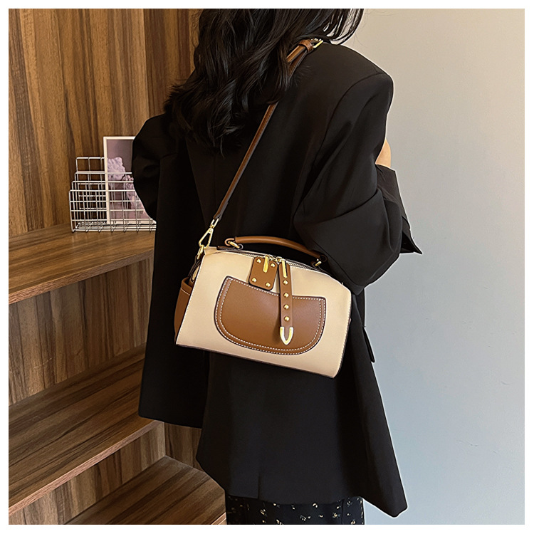 This year's popular handbag for women in 2024, new high-end color contrast single shoulder crossbody bag, stylish and_voghion.com