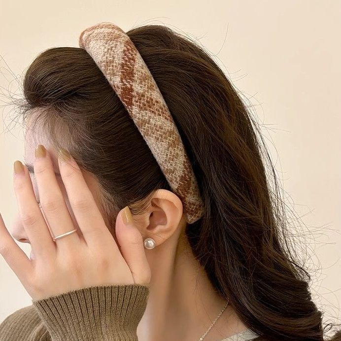 2024 nuevo estilo coreano de invierno y otoño tela de lana trenzada de alto cráneo alto alto ancho borde banda de cabello mujer cabeza de tocado universal