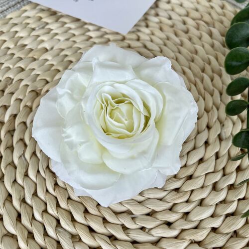 New curled rose head rose flower simulation flower head flower arrangement guide fake flower wedding ceremony indoor scene