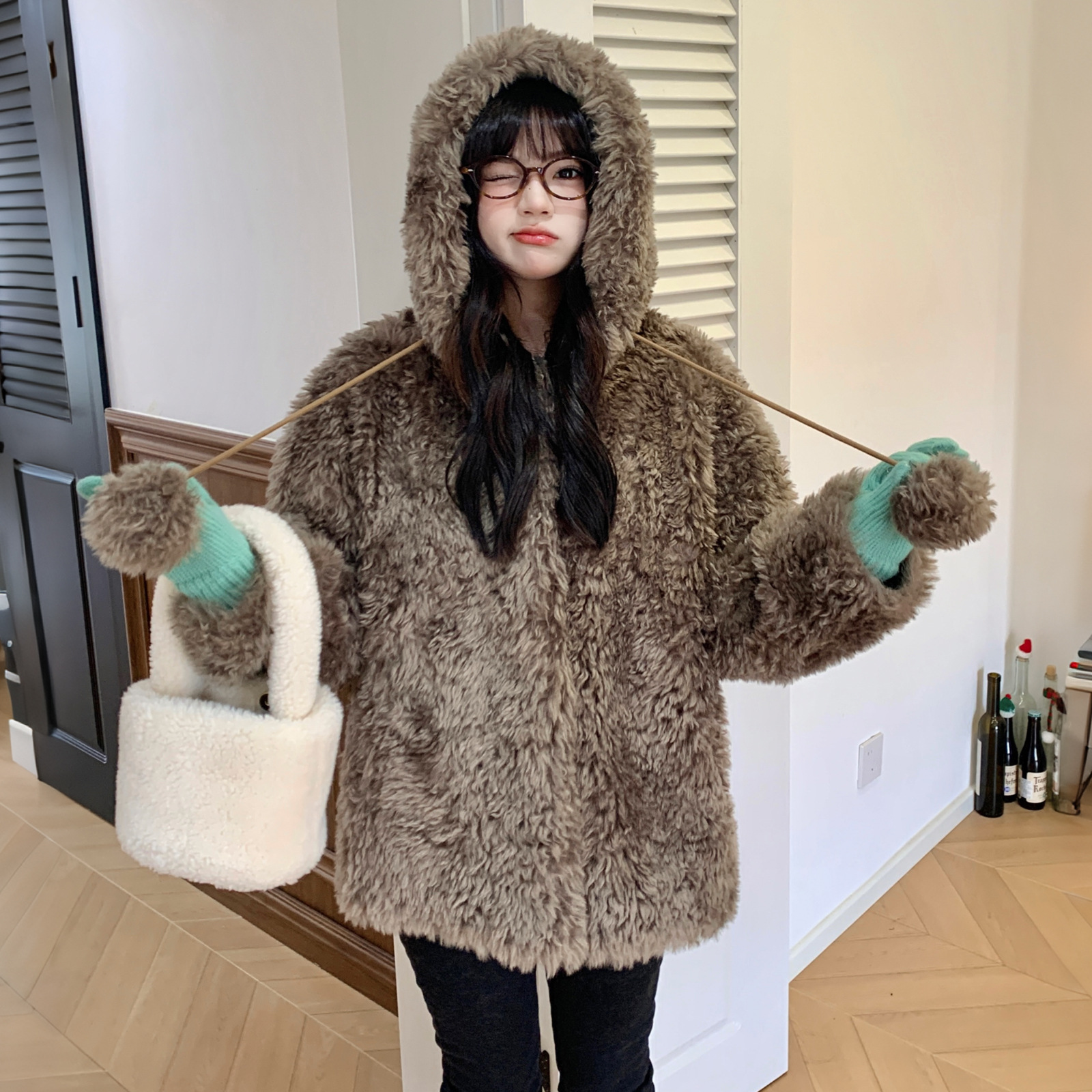 精灵雪球  2026冬季仿皮毛一体羊羔毛甜美连帽海宁环保皮草外套女