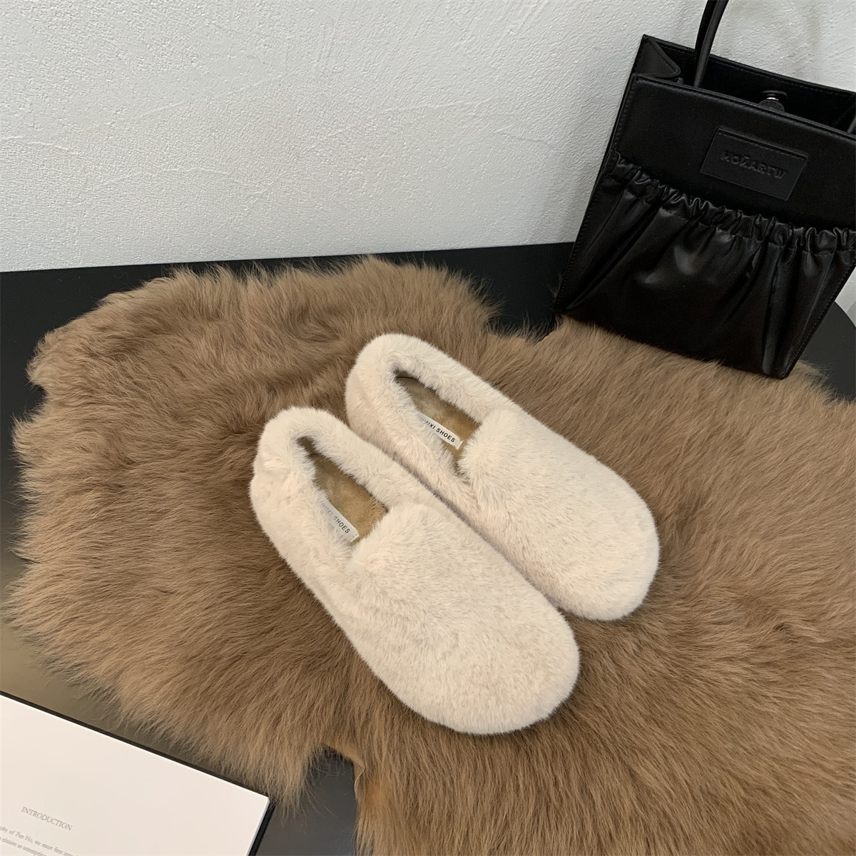 2023 Winter New Korean Edition Flat Bottom Short Plush Casual Comfortable Plush Shoes_voghion.com