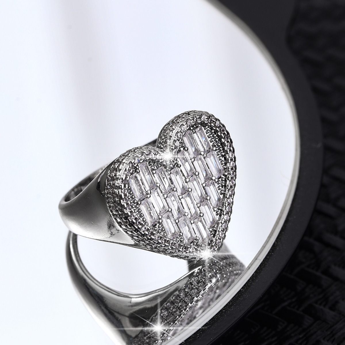Zircon Inlay Material Shiny Heart Shape Copper Inlay Zircon Men's Rings