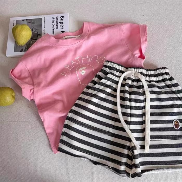 Striped five-point pants