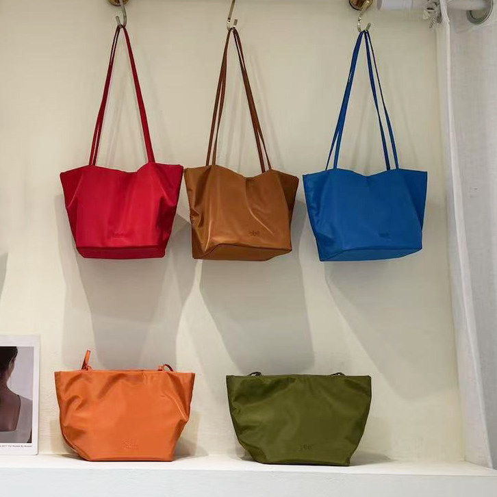 Korean niche nylon tote bag, basket bag for women, large capacity, lightweight, suitable for commuting, shoulder bag, underarm bucket bag Korean niche nylon tote bag, basket bag for women, large capacity, lightweight, suitable for commuting, shoulder bag, underarm bucket bag