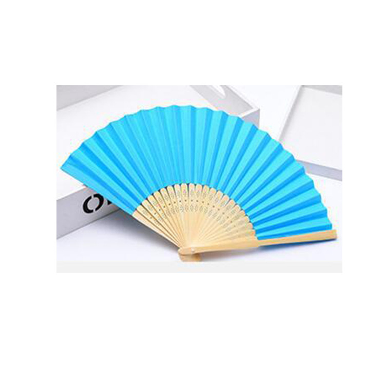 Abanico de boda de venta caliente transfronterizo Abanico de papel de hueso de bambú tallado liso de color caramelo Abanico de papel de bricolaje