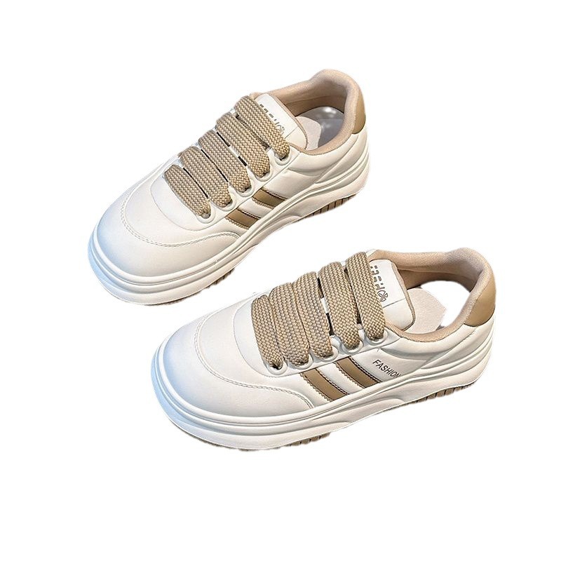 Pequeños zapatos blancos de primavera de 2024 para mujeres nuevos zapatos de skate casuales ligeros versátiles con suela gruesa y alta zapatos de pan de deporte